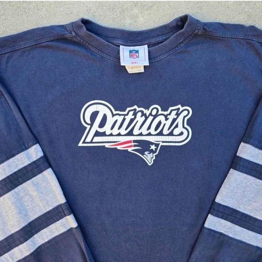VTG New England Patroits Mens Size L Navy Blue Graphic Print Longsleve t-shirt